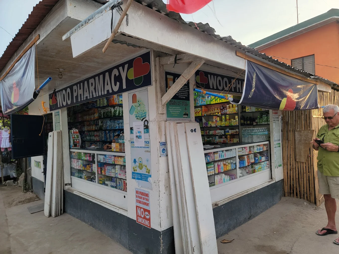 WOO PHARMACY-Logon Branch